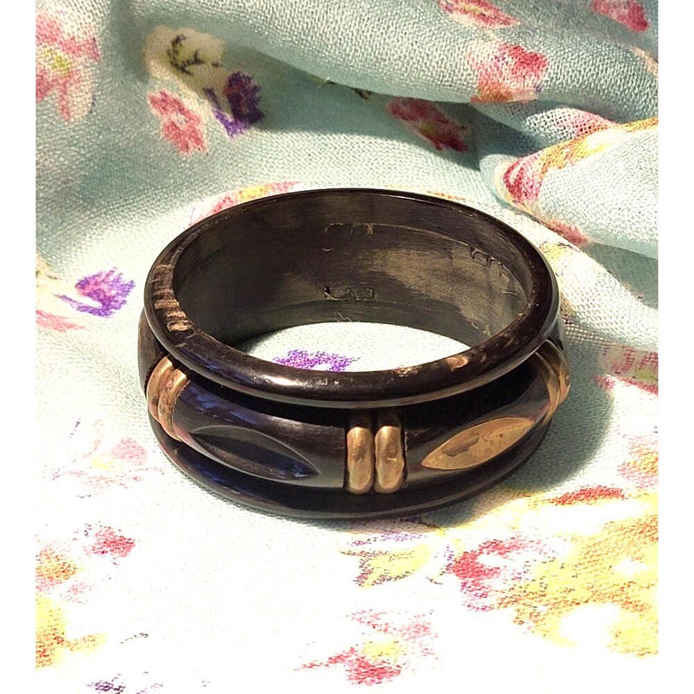 Artsy Black Distressed Wood Look Resin Brass Tone Boho Ethnic Chunky Bangle